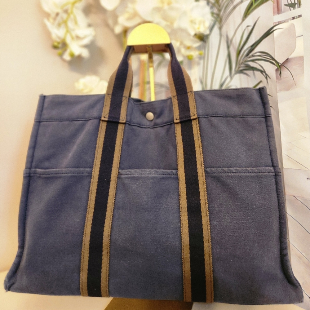 Hermes Large Paris Fourre Tote In Navy. - Picture 7 of 15